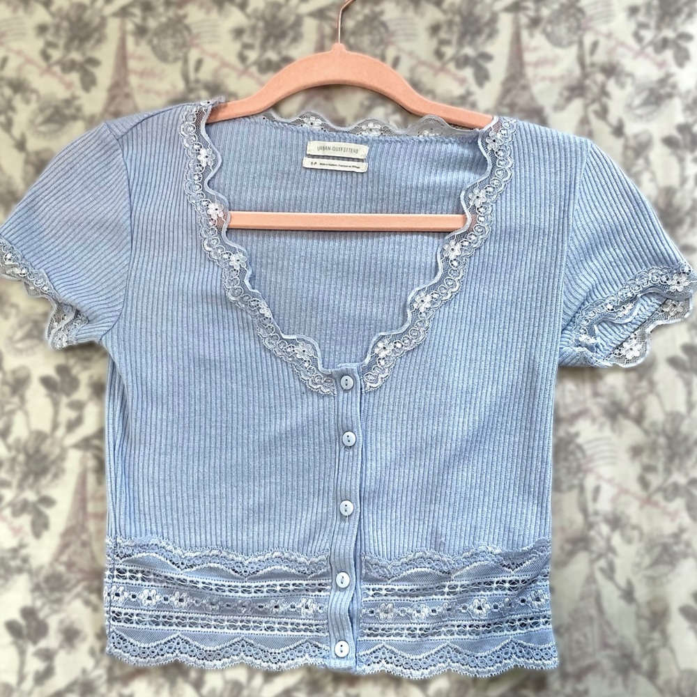 ⭐️ Urban Outfitters Baby Blue Lace Top ❄️